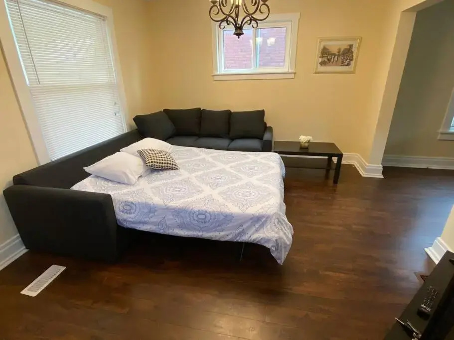 Falls Family House 5 Min walk to Casino Falls all Attractions!!