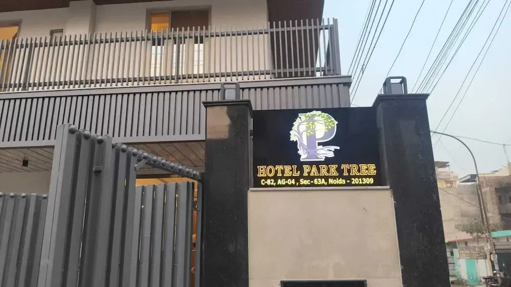 Hotel Park Tree I Sec-63A I Noida I Couple Friendly and Corporate Rooms available