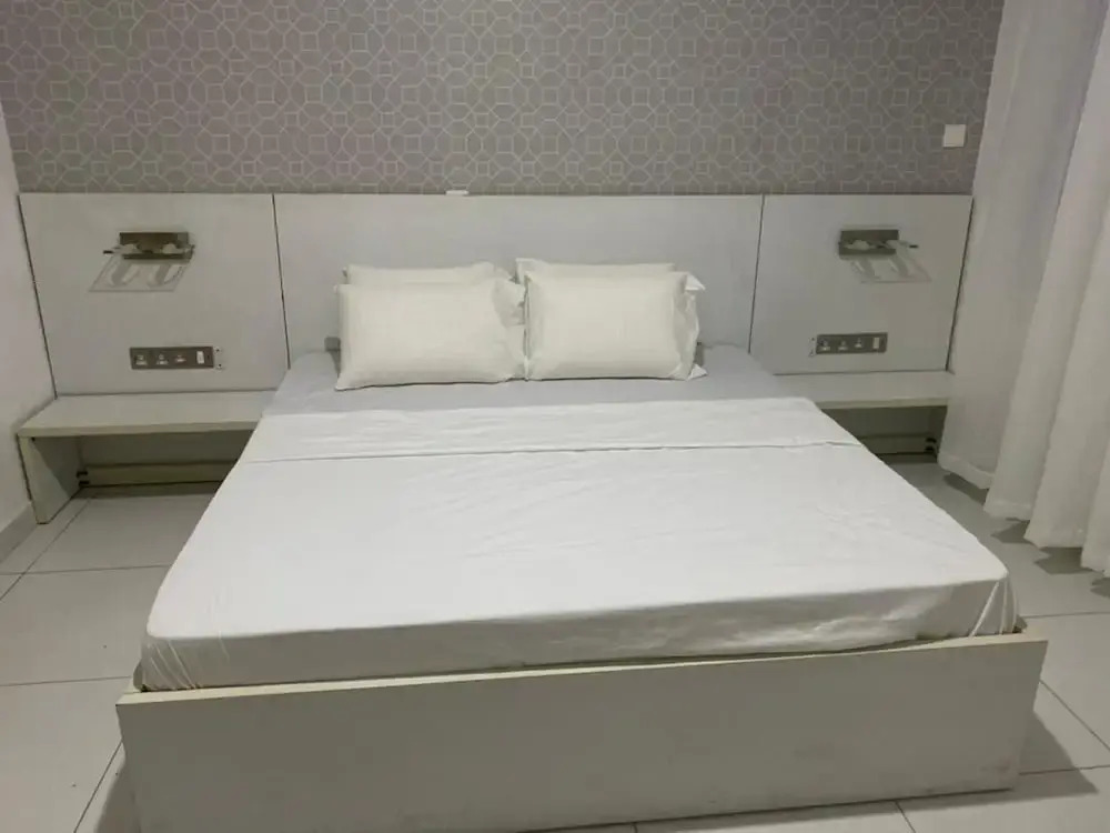 A Newly Furnished 2 Bedroom Apartment