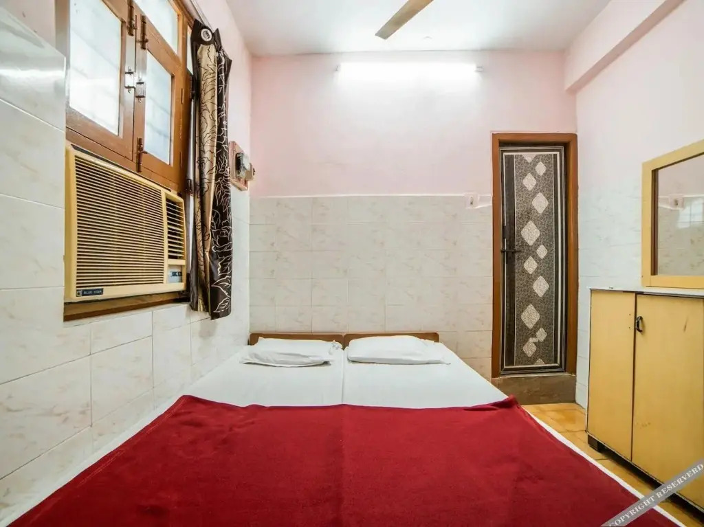 Sree Radha Lodge by OYO Rooms