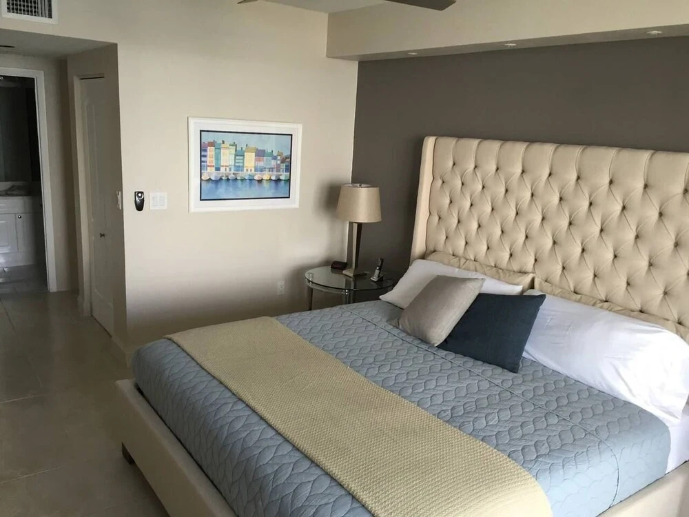 Le Golden Bay 906- 6 People, Sunny Isles Str-01044