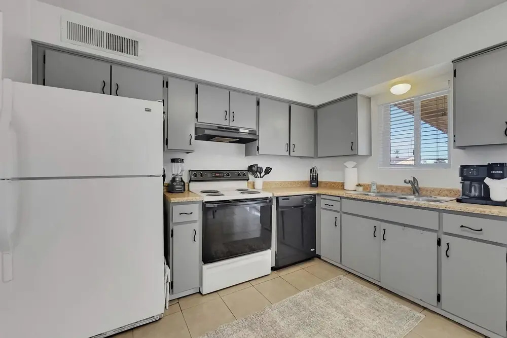 3 Mi to Old Town Scottsdale: Home w/ Patio!