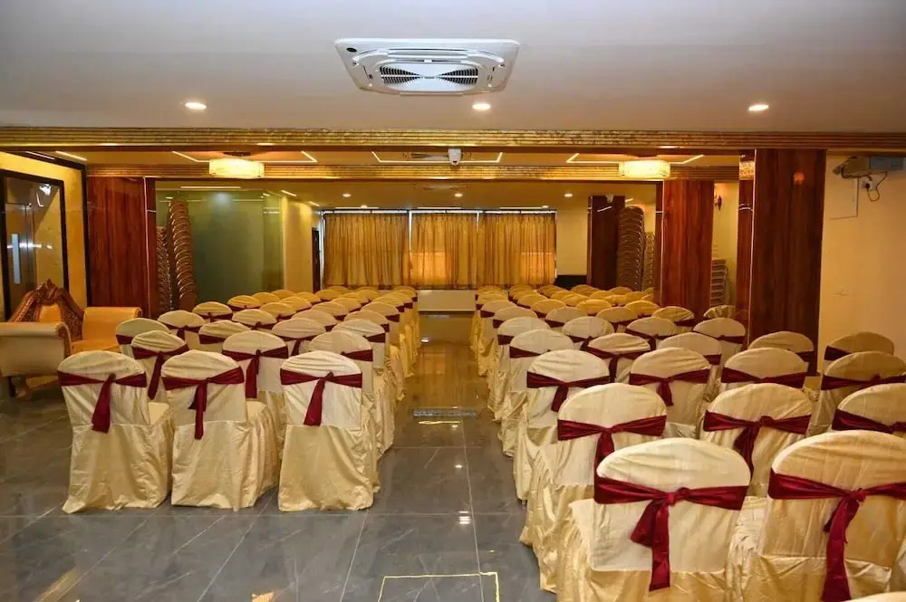 Sharan'S Inn Sutes & Banquets