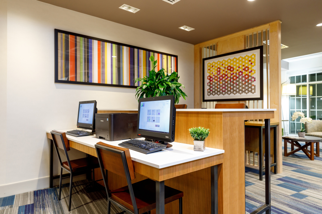 Holiday Inn Express & Suites - Sturbridge by IHG