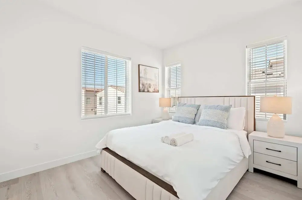 Stylish 3BR Oasis in Palm Desert Near El Paseo Zoo