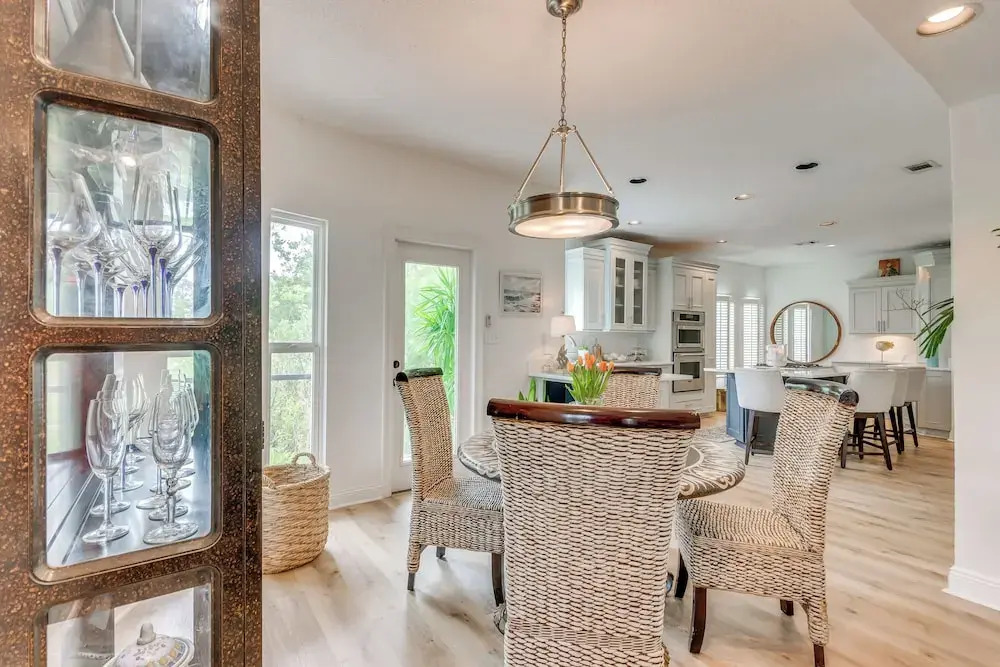 Luxe Gulf Breeze Home w/ Patios - 4 Mi to Beaches!