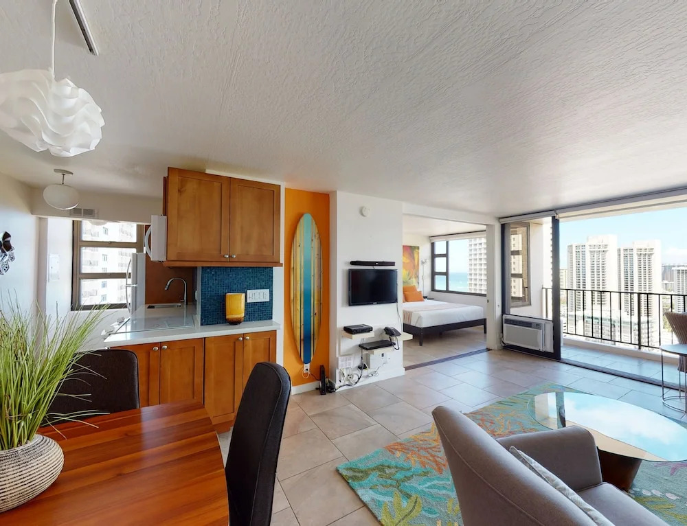 Artsy 32nd Floor Condo with Modern Furnishings & Gorgeous Ocean Views