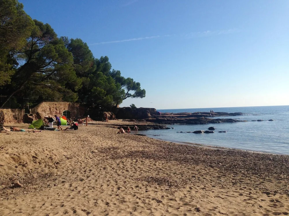 Apartment With one Bedroom in Saint-raphaël, With Pool Access and Wifi