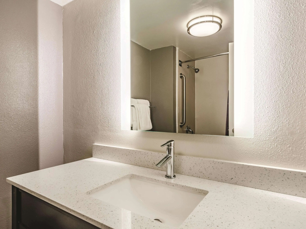 La Quinta by Wyndham Warwick Providence Airport