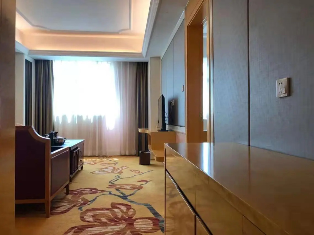Vienna Hotel (Huizhou Qiuchang Yingbin Road)