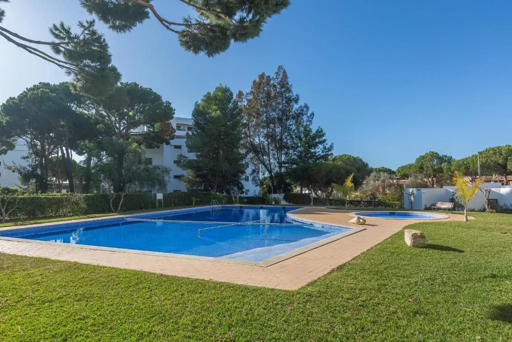 Modern Top Floor Apartment 60m2 - Balcony with Pool & Sea View - Vilamoura