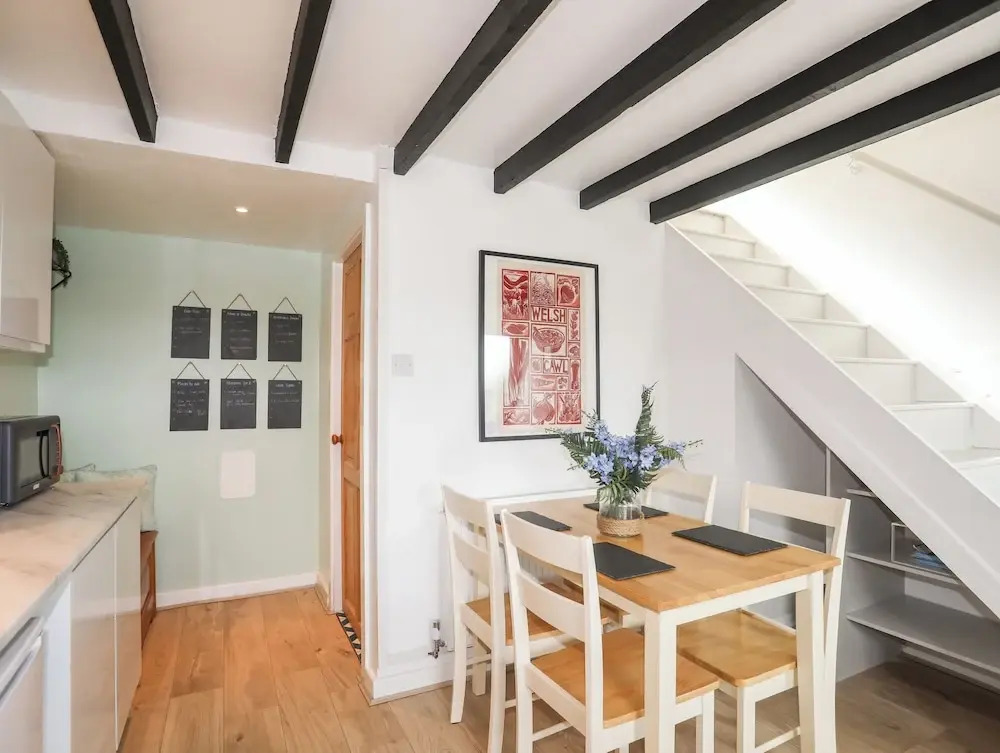 12 Brynffynnon