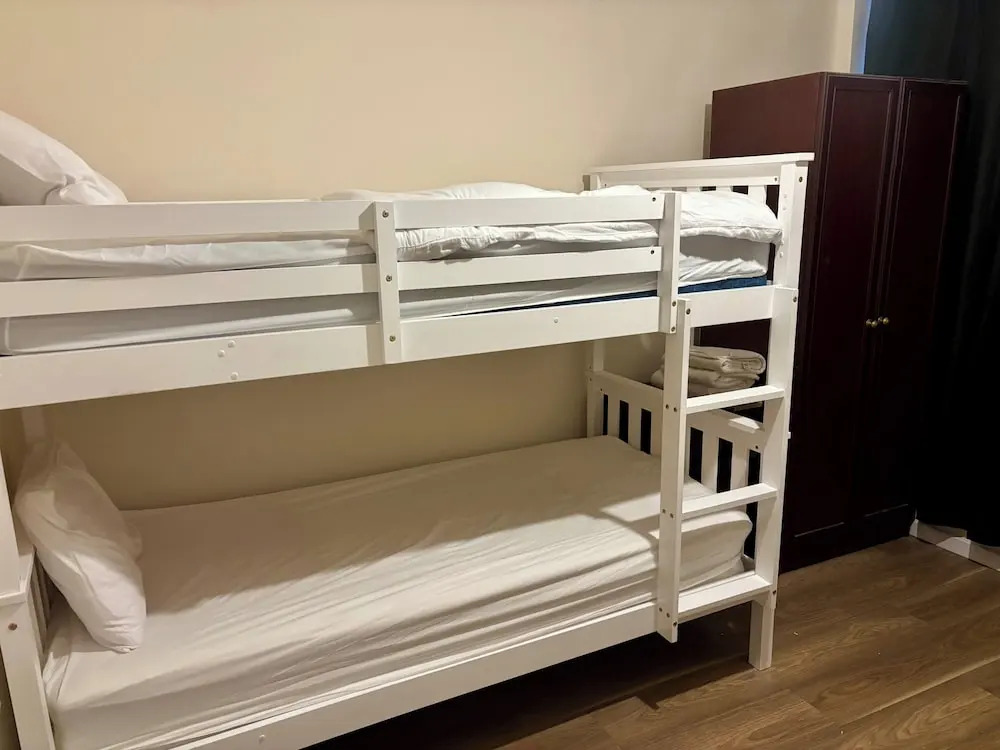 Larches Lane Retreat - Sleeps 5 - Wolverhampton
