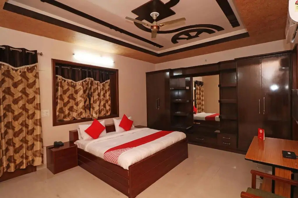 Love Guest House By OYO Rooms