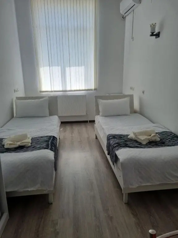 Chevrolet Hotel (Шевролет)
