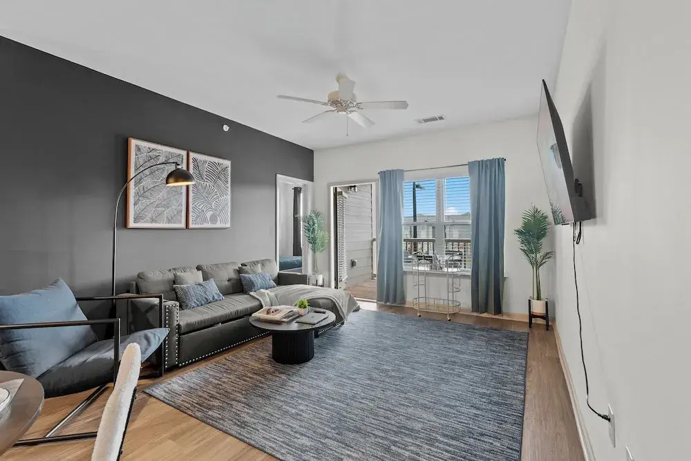 Upscale King 4BR Suite Uptown Charlotte