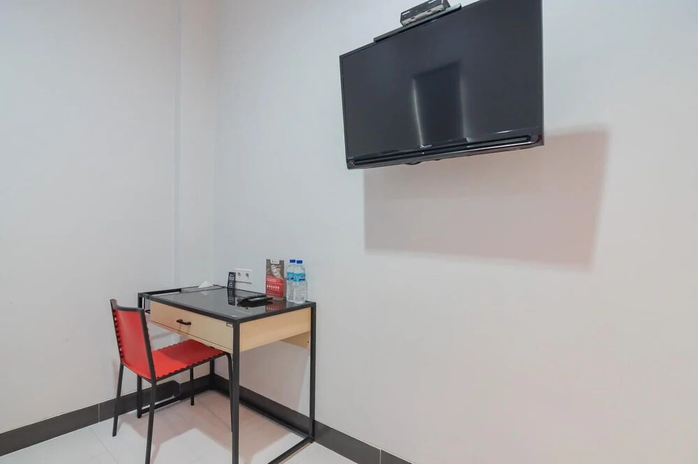 RedDoorz Plus near Siloam Hospital Balikpapan
