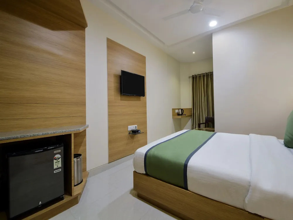 Collection O 16114 Hotel Blu Orchid