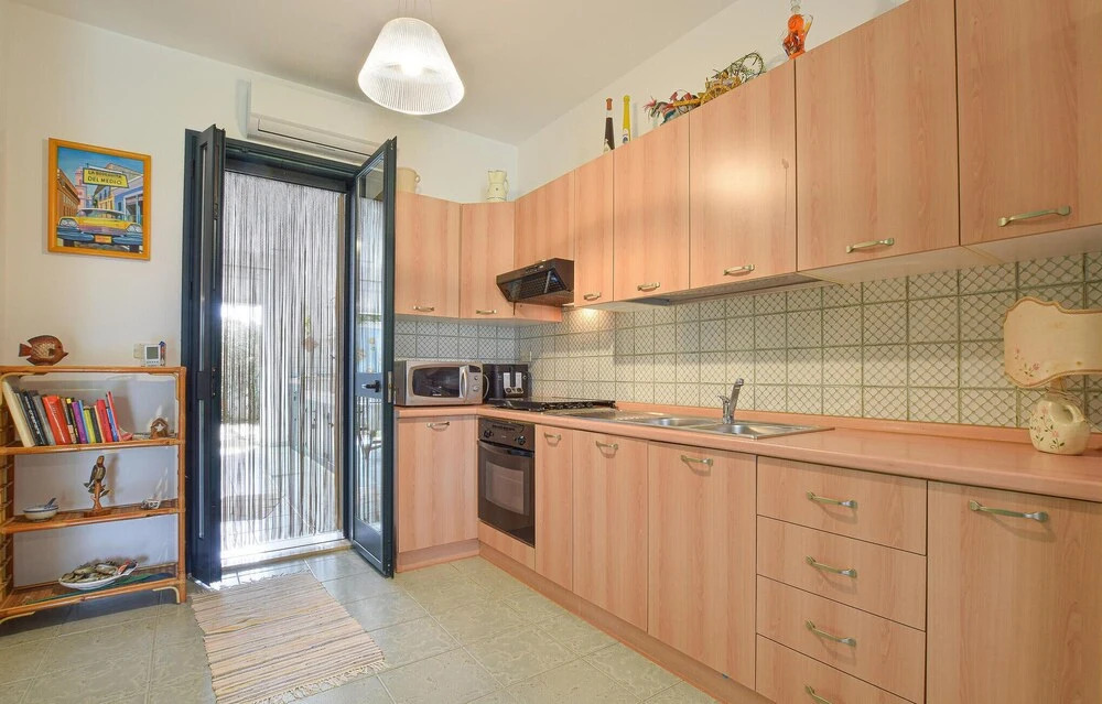 Beautiful Apartment in Specchiolla With 2 Bedrooms and Wifi