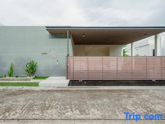 Niva Villa - Modern Private Pool with & Lake View near Phuket Town