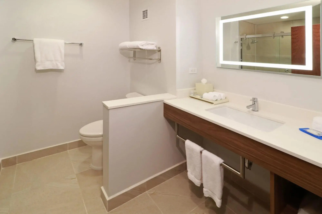 Holiday Inn Express & Suites - Ensenada Centro by IHG