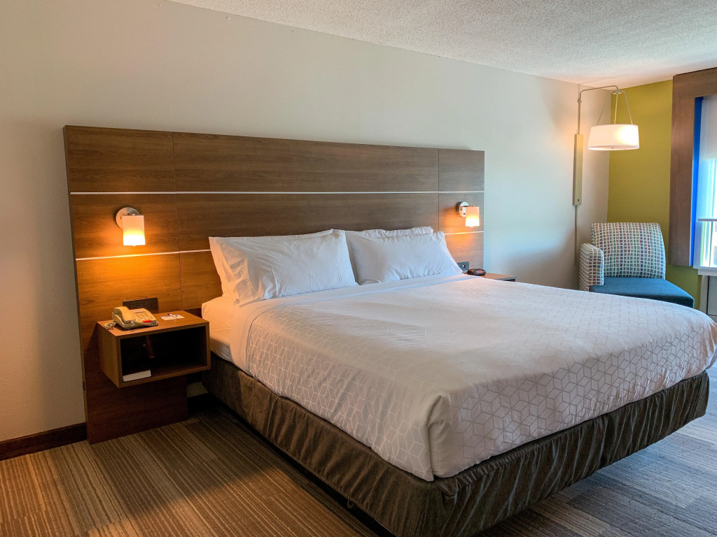 Holiday Inn Express & Suites Lexington Downtown Area-Keeneland by IHG