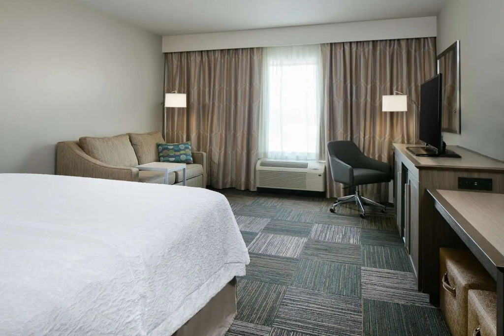 Hampton Inn & Suites Mason City, IA