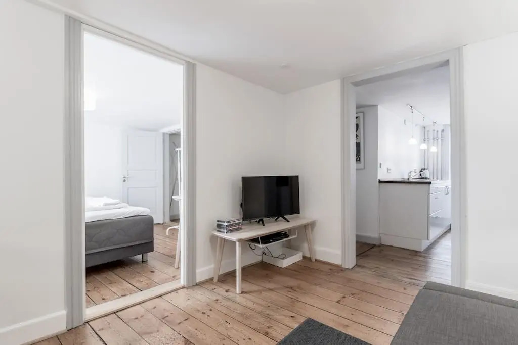 ★Apt. Centrum of CPH, 50M to Metro, w. Balcony!★
