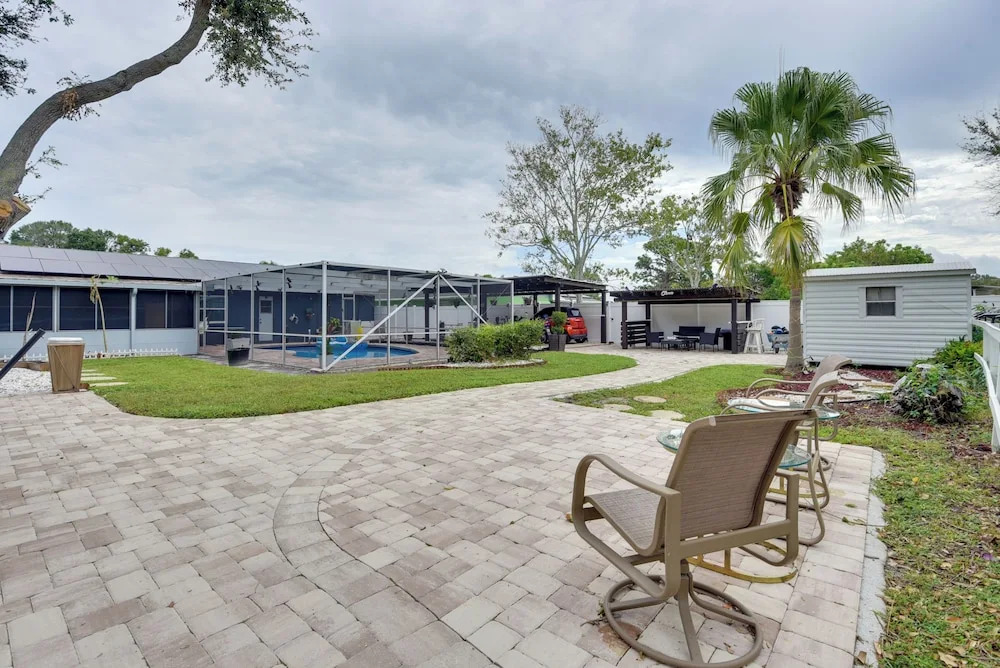 Convenient Sarasota Studio w/ Lush Backyard!