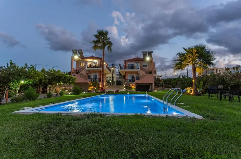 Socrate's Apartment's With Share Pool