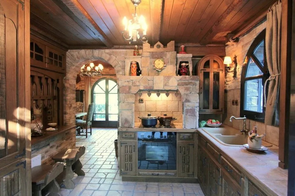 Red Bishop Villa