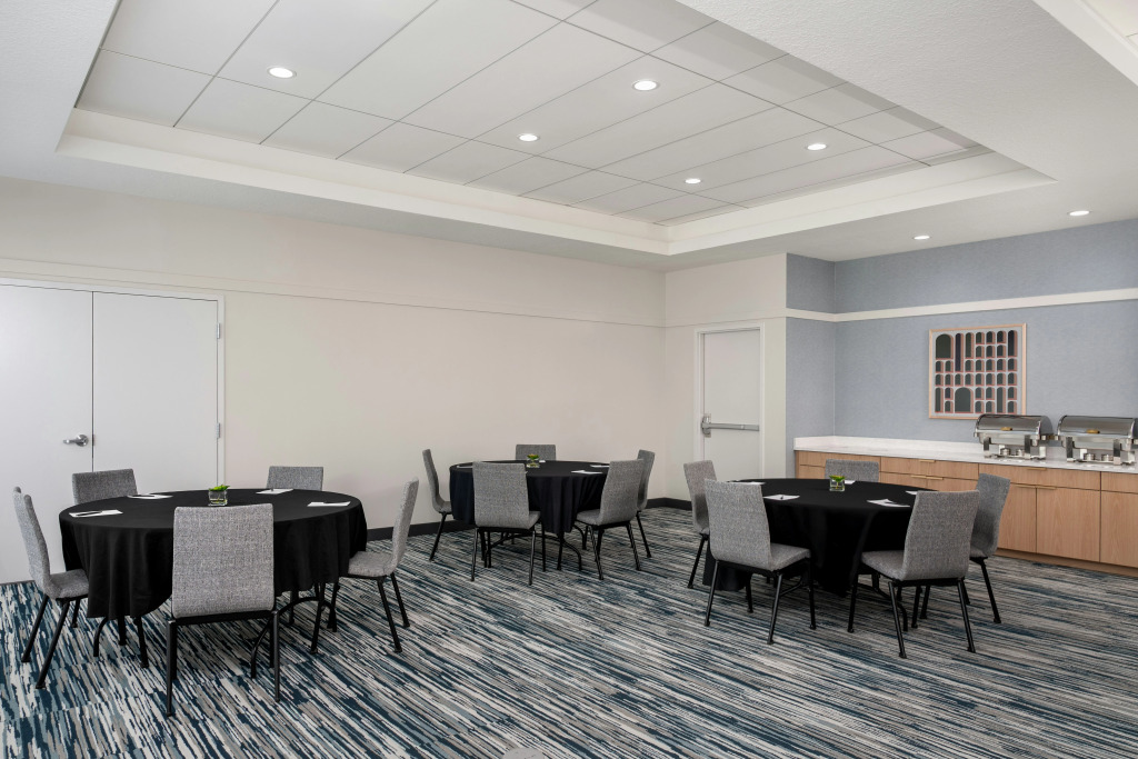 avid hotels - Orlando International Airport by IHG