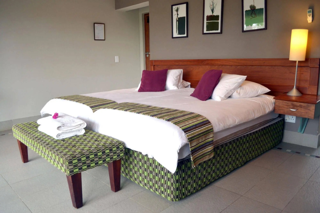 Newburg Lodge & Luxury Bush Tents, Elements Private Golf Reserve