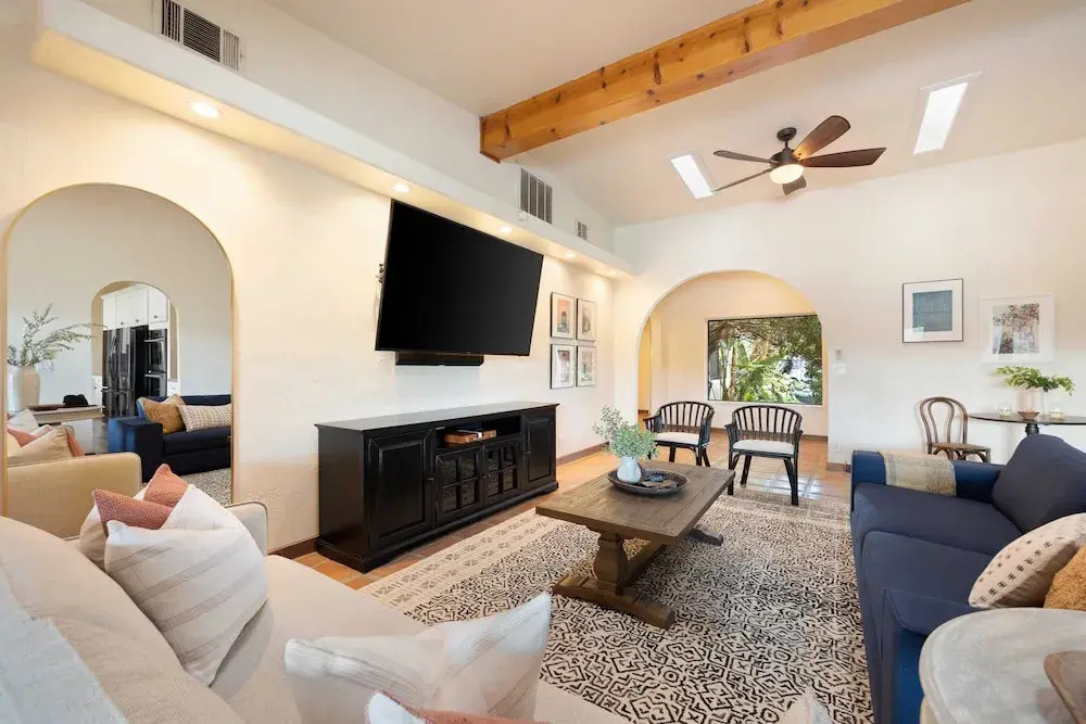 Starlight Estate by Avantstay 26 People! Architectual Mansion w/ Pool, Tennis Court, Game Room