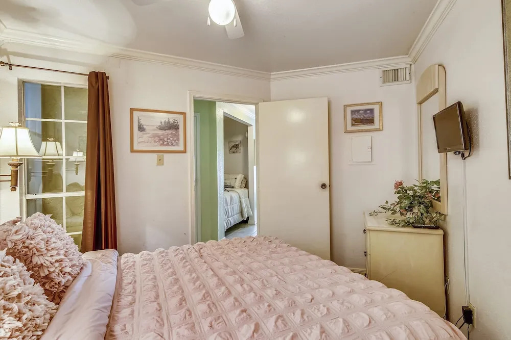 Victorian 3112 - 1 Br Condo