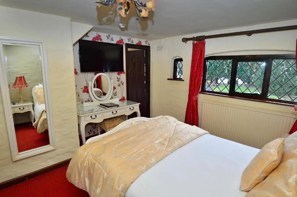 The Roundabout Hotel