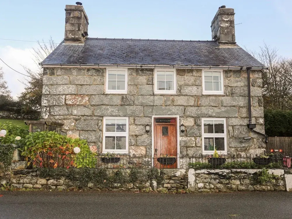 Tyn y Clawdd