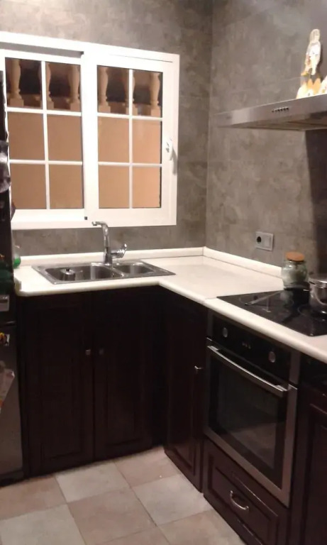 Twin Room in Valencia With Private Bathroom and Large Terrace for Pets