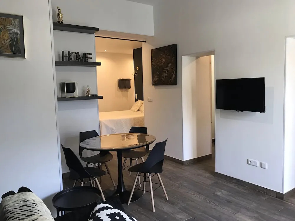 Elegant apartment with private garden
