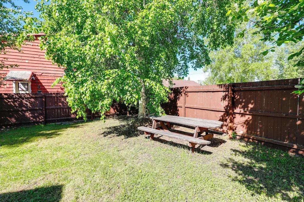 1 Mi to Downtown & River: Family Apt in Fairbanks