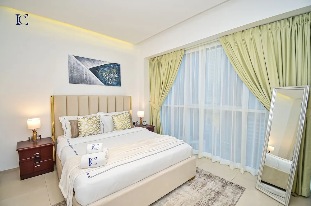 VST - Spacious Furnished 1BR in Marina