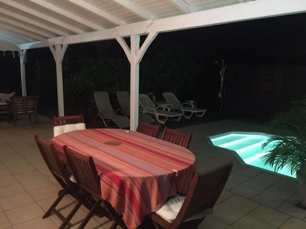 Villa de charme avec piscine residence securisee