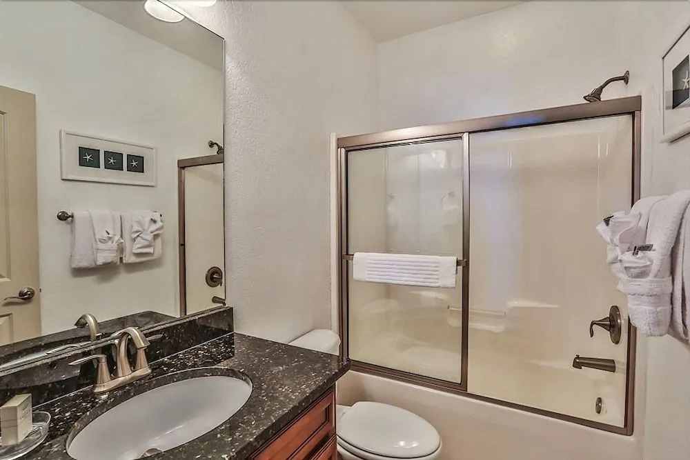 Las Olas 8 Bedroom Holiday Home by Five Star Properties