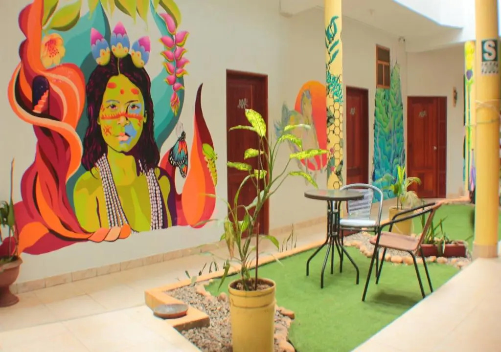 El Mural Backpackers