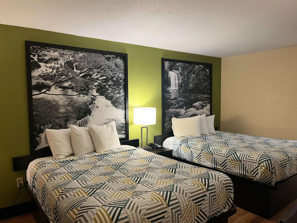 Motel 6 Forsyth, GA Tift College