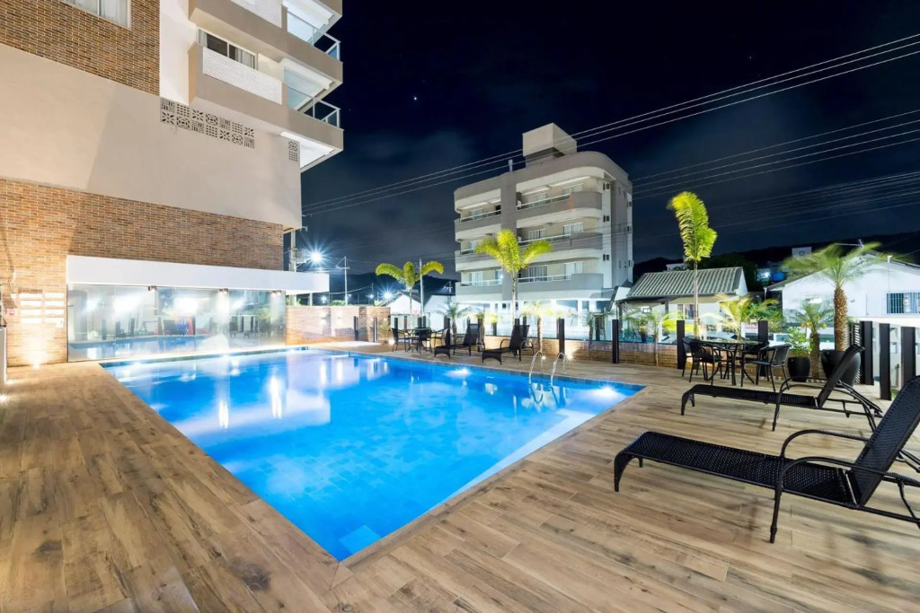Terrazzo 401A - Apartamento 02 suítes - Acomoda até 05 pessoas - À poucos metros da praia de Bombas