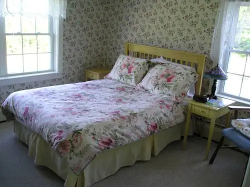Cooper Hill Inn