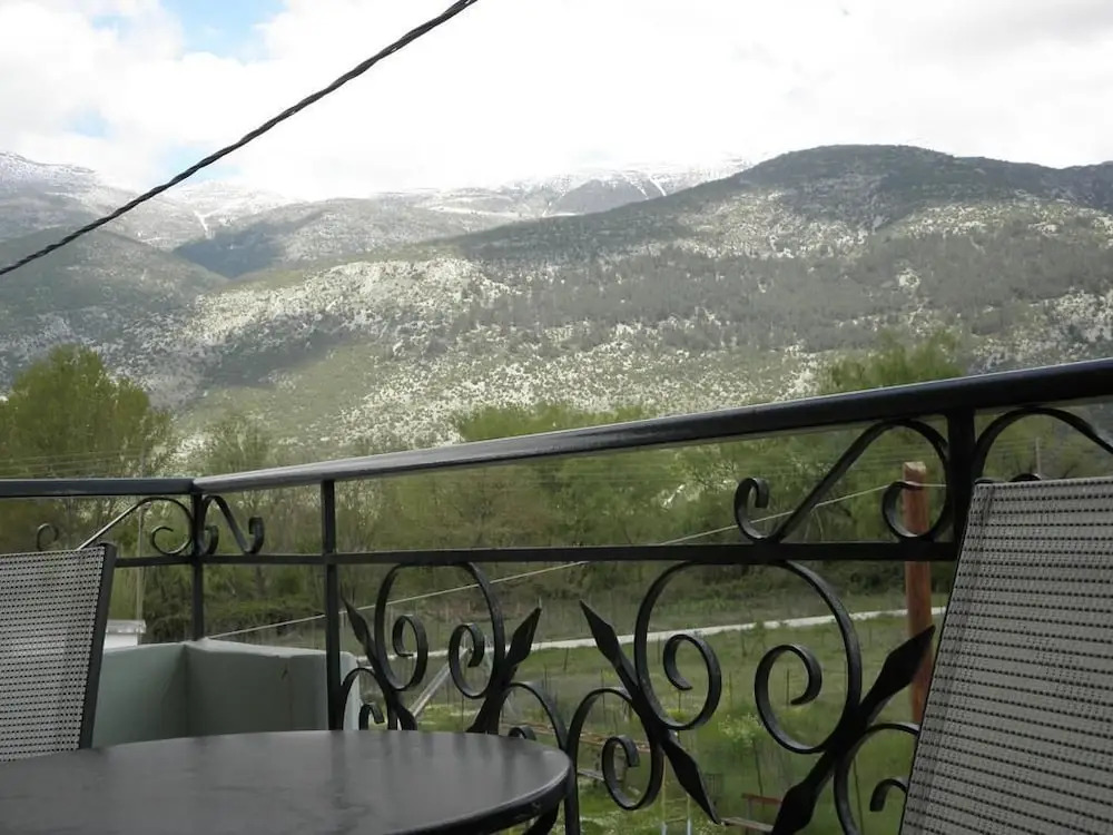 Tsironis Guesthouse