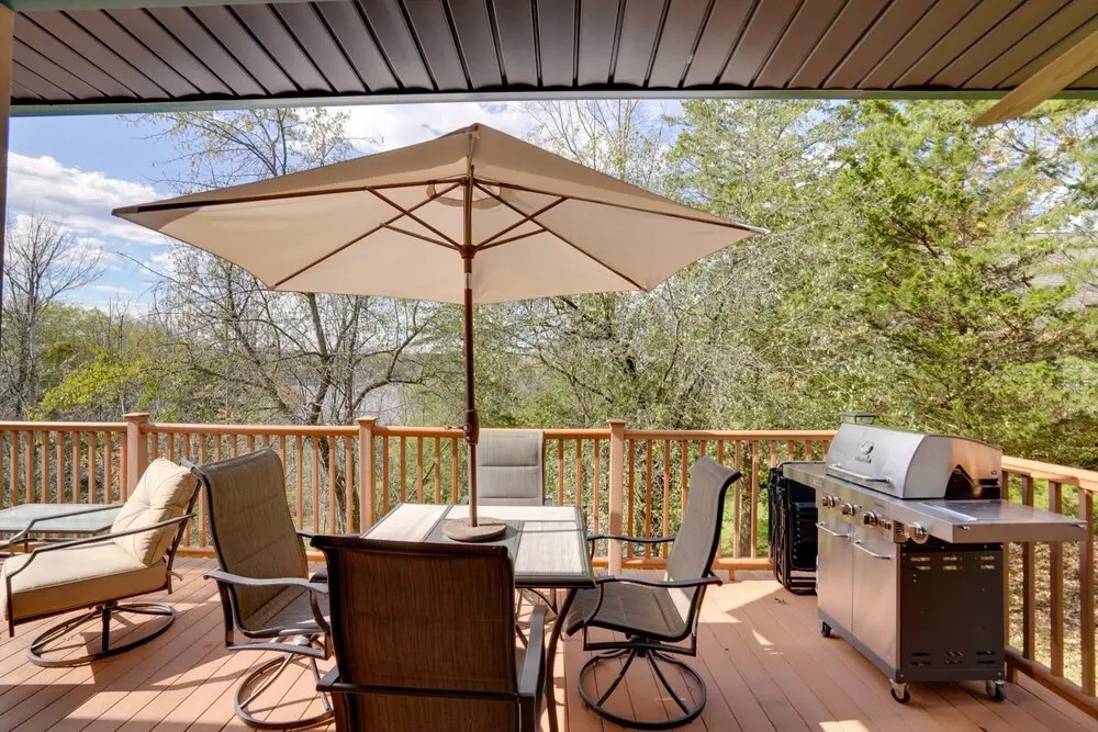 Stunning Athens Home: Mtn Views & Pool Access