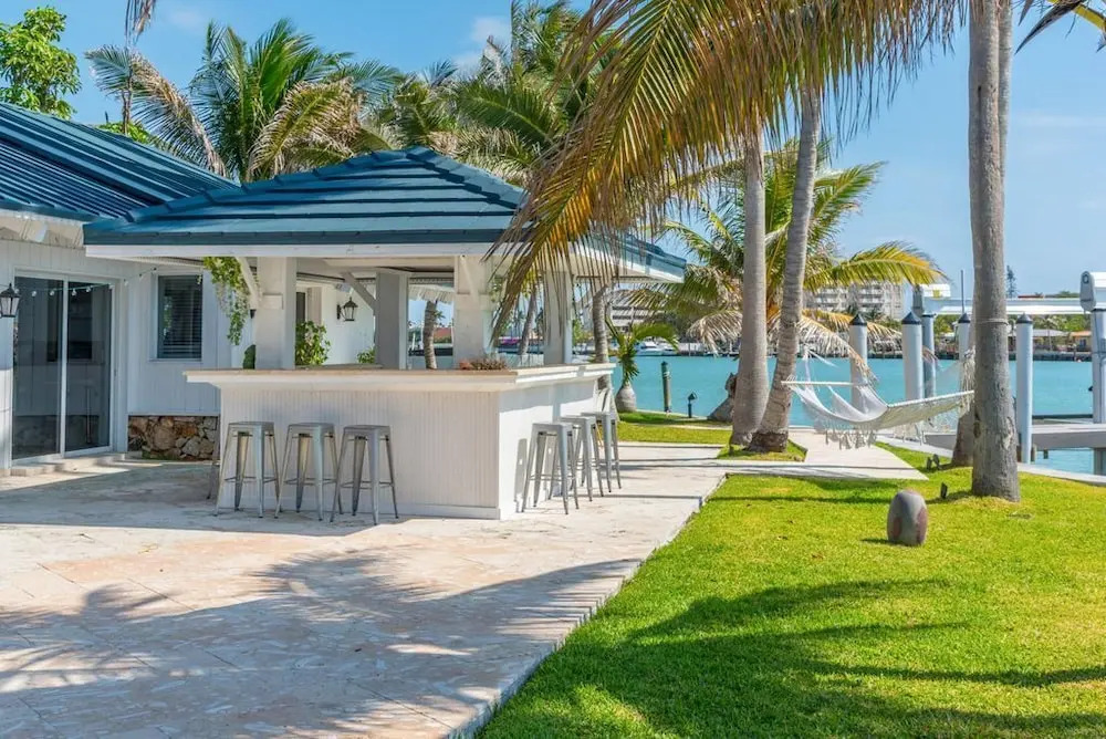 Villa Hashmi Luxury 5BD & 5BA Retreat on North Bay Island